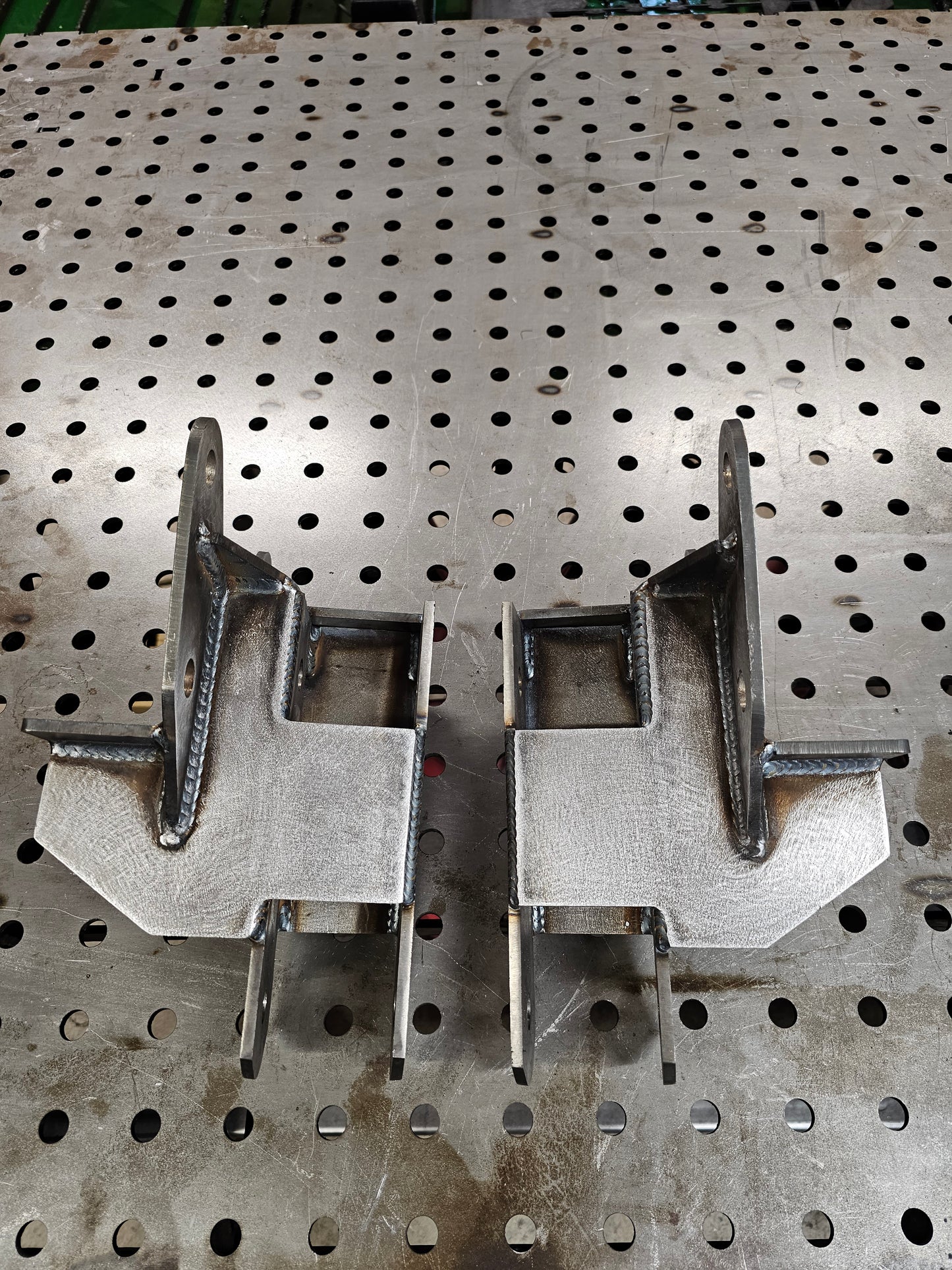 Universal rear 4 link brackets