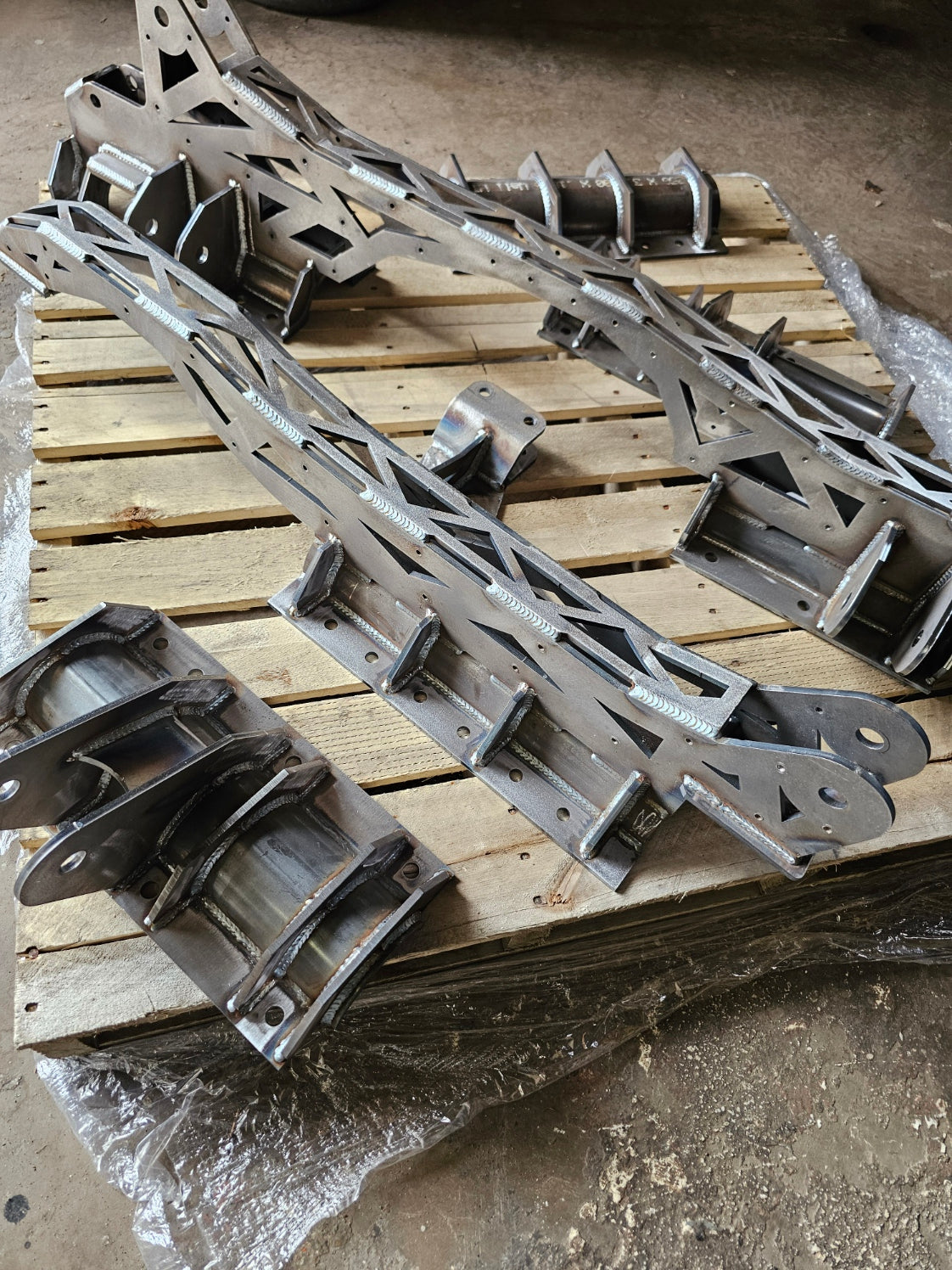 2005+ Superduty bolt on front axle truss (Custom design)